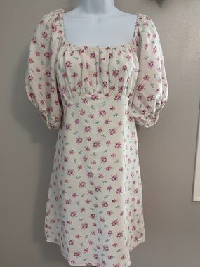 H&M-  Floral Puff-Sleeve Mini Dress